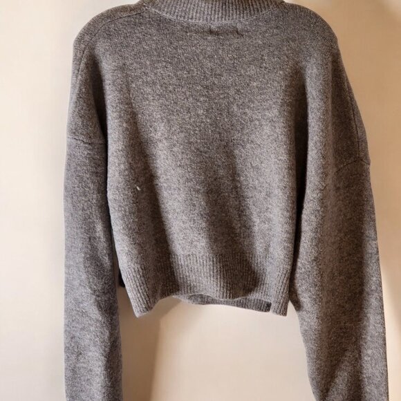 Jon & Anna Cropped Gray Knit Button-Up Sweater XL - Picture 3 of 8
